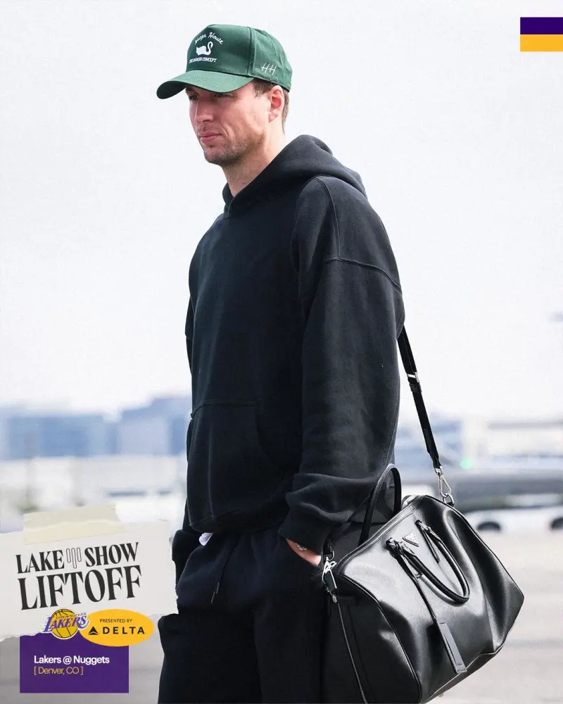 西6vs西5！湖人官方晒球员登机照：前进高海拔，下一站丹佛