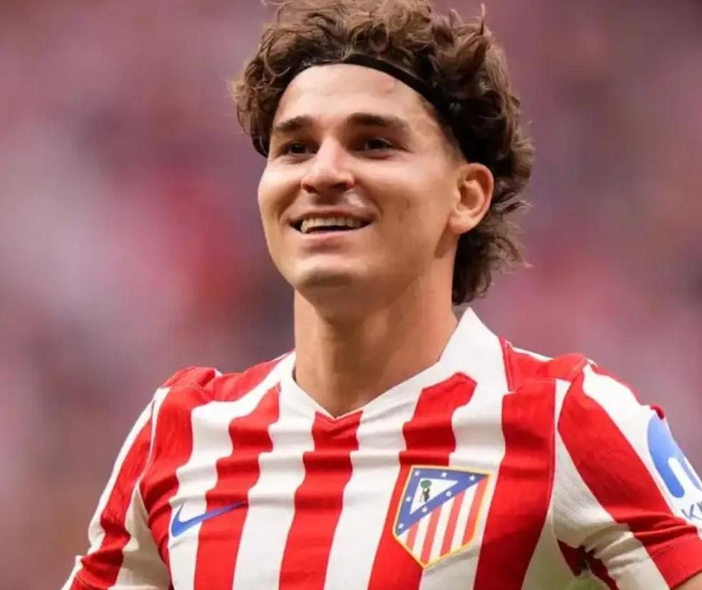 世界杯官网app下载-11球5助攻！曝阿尔瓦雷斯主动示好巴萨，小蜘蛛为啥不想去阿森纳